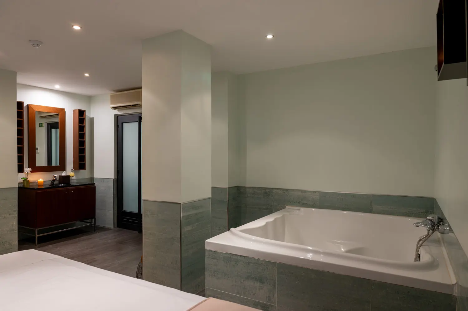 VG-Ampalius-Wellness-Center-Sala de Massagem-9-Baixa