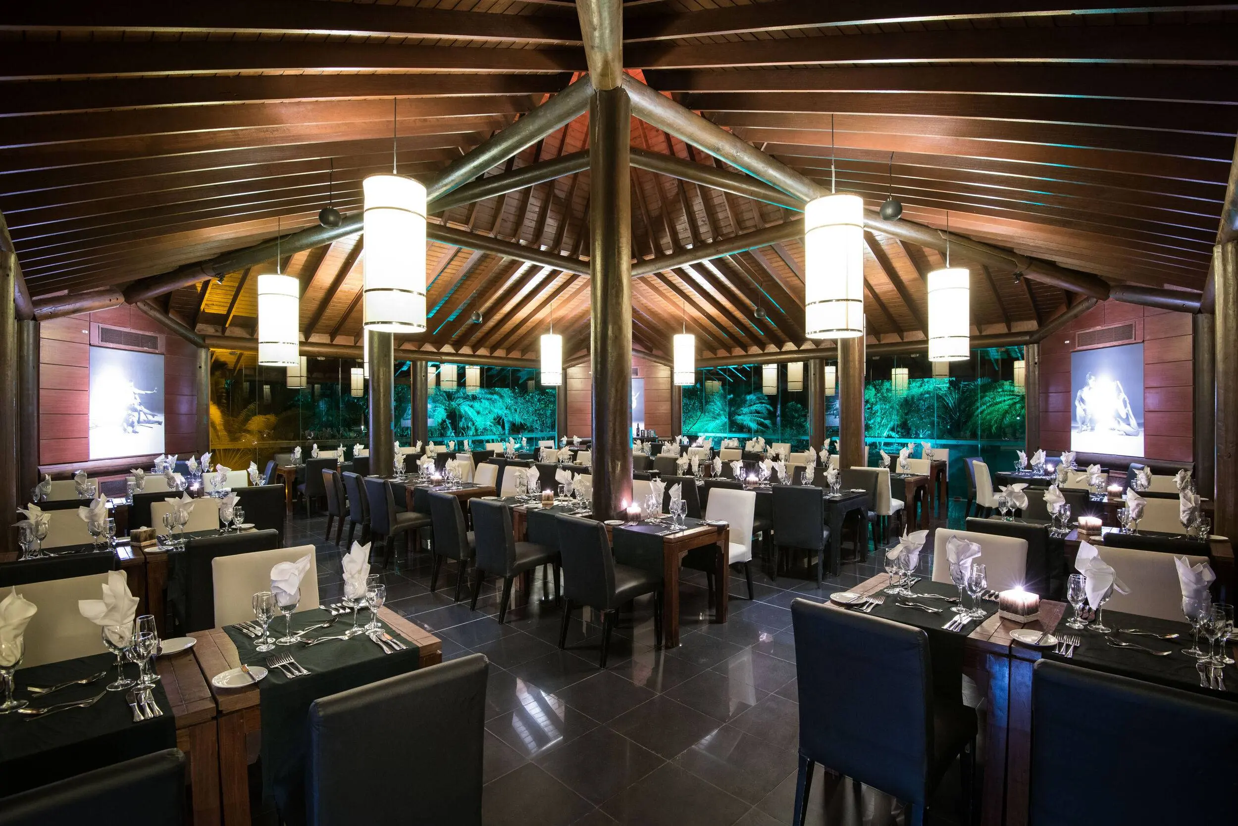 VG Mares_RestauranteInevit_vel_2