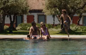 vg-experiencia-familia-piscina-13_baixa
