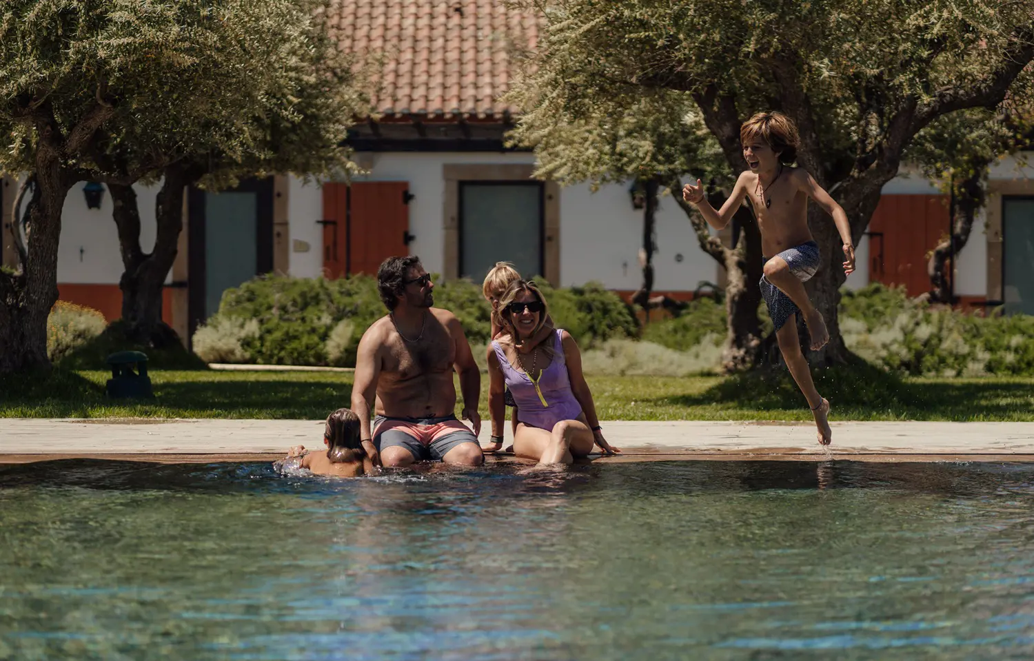 vg-experiencia-familia-piscina-13_baixa
