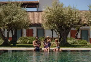 vg-experiencia-familia-piscina-2_baixa
