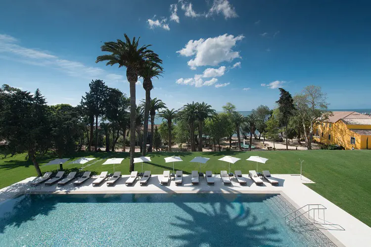 vg-palacio-dos-arcos-piscina-1_baixa