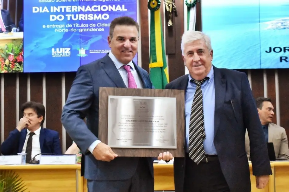 Jorge Rebelo de Almeida recebe título de Cidadão em 4 estados brasileiros