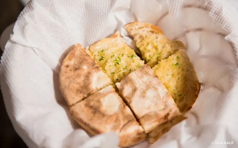 PAIN PLAT « BOLO DO CACO »