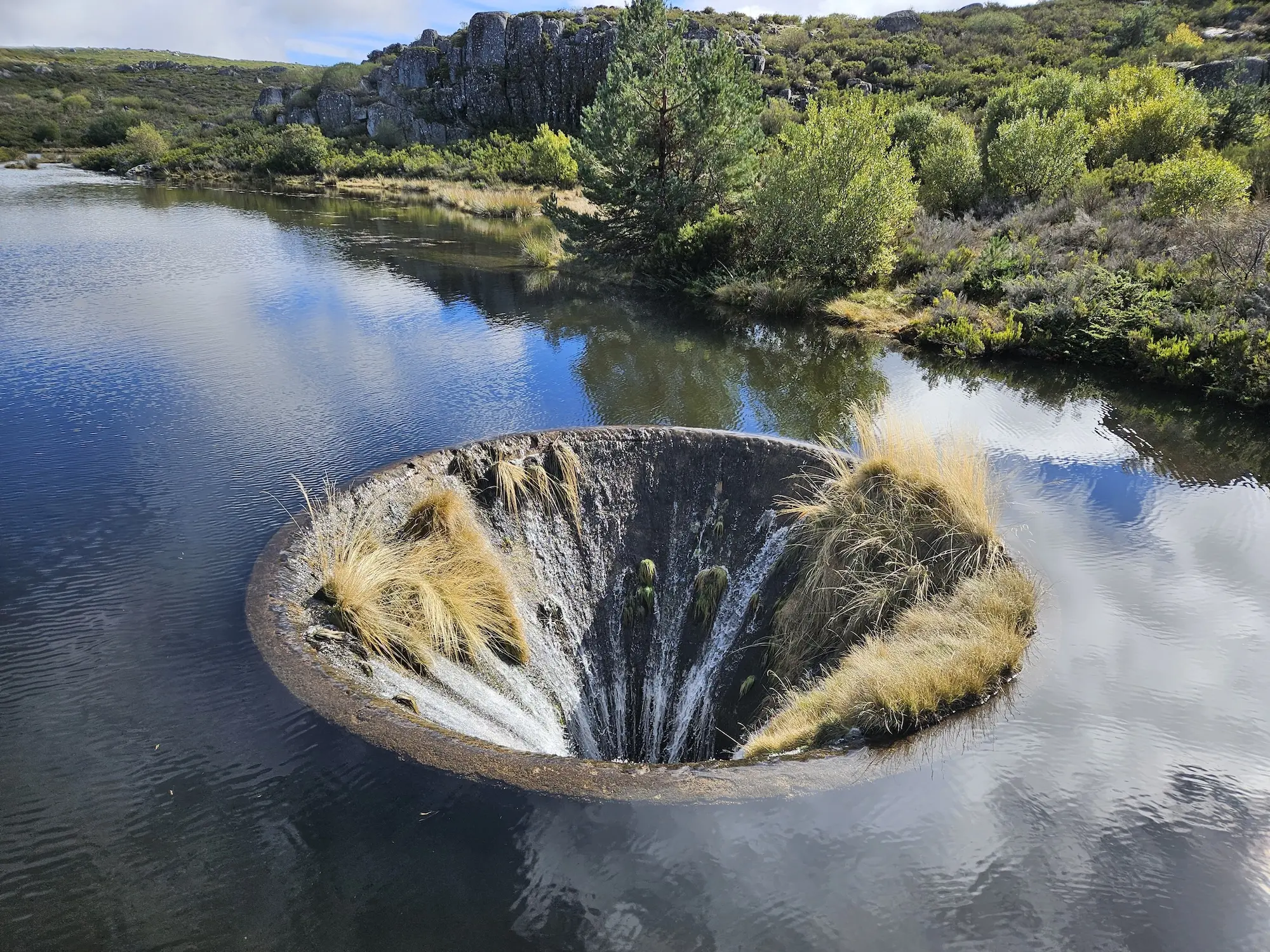 lac-entonnoir-portugal-covao-dos-conchos